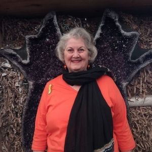 Meet your Posher, Suzanne